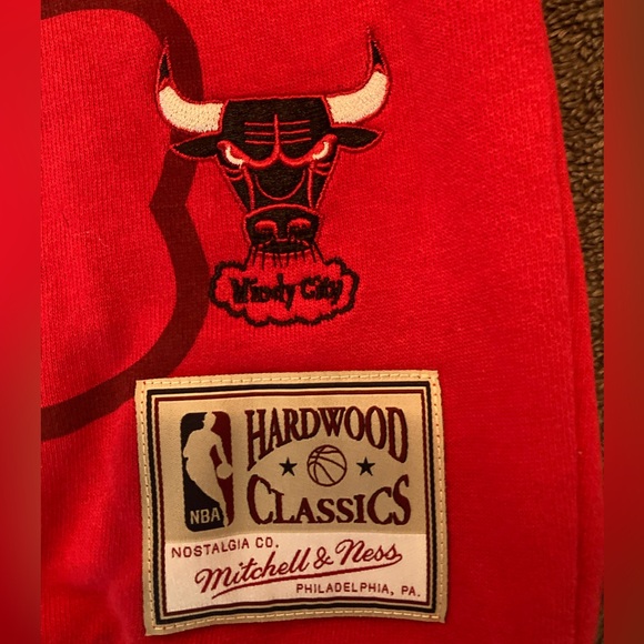 Chicago bulls Windy City Mitchell & ness crew neck - Picture 3 of 6